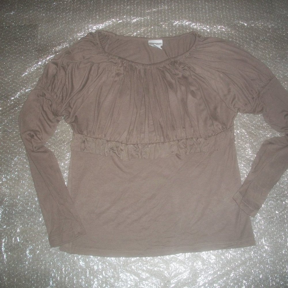 womens Victorian blouse.pleated bust and shoulders.NEWPORT NEWS.Size small